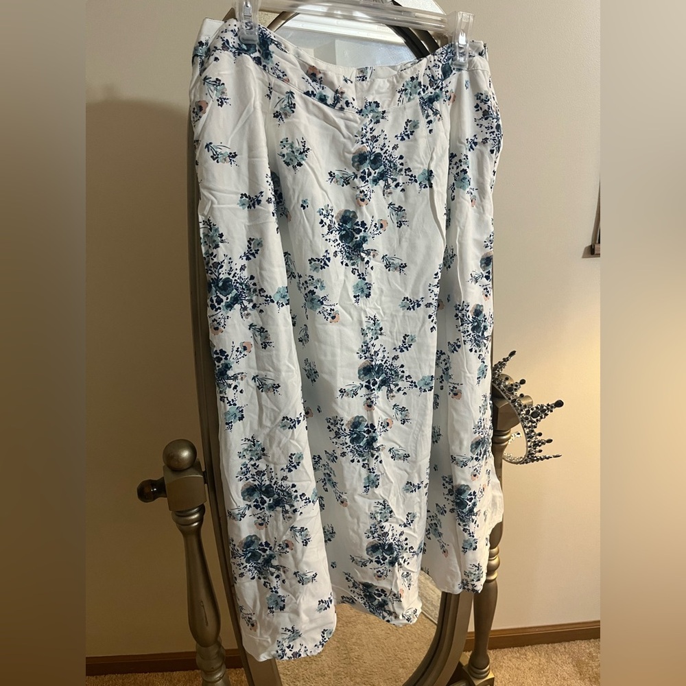 Women’s a.n.a White and Blue Floral Midi Skirt